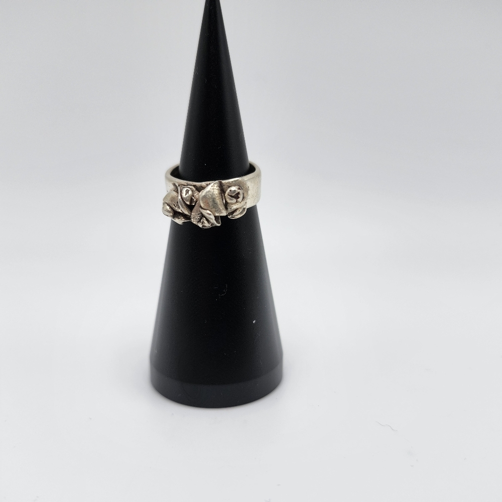 Chunky adorable sterling silver size 5.5 ring.  Roses, bouquet,  cluster, Vintag